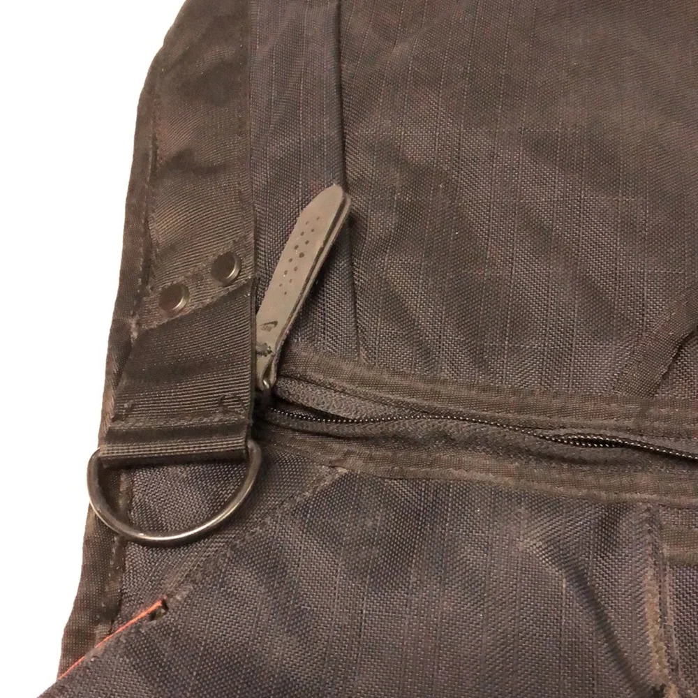 Nike messenger bag 12” x‎ 12” x 6” laptop bag *read